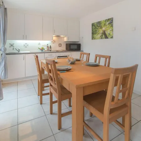 Vissershuis 2 With Parking By Interhome Hébergement de vacances Le Coq